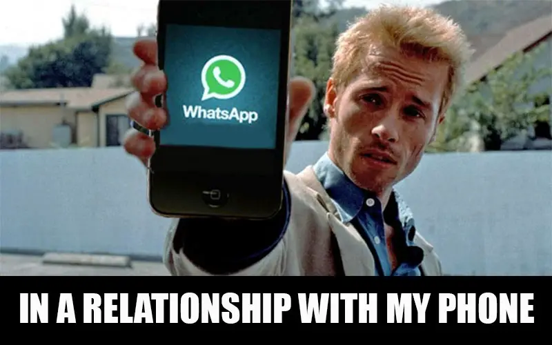5 Signs That Show You Are In a Relationship With Your Phone!